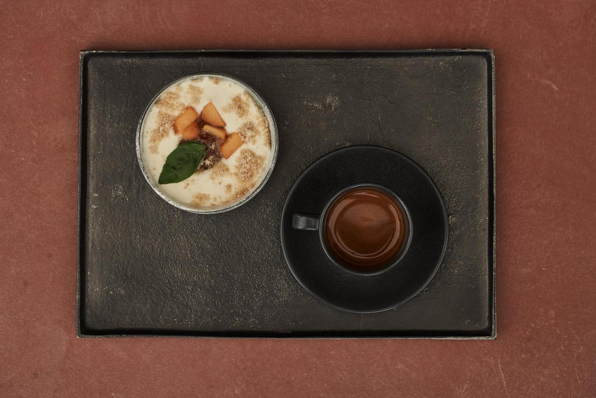 Hotel The Newel Psychiko Atene Esterno foto A cup of coffee with a side of kaya toast