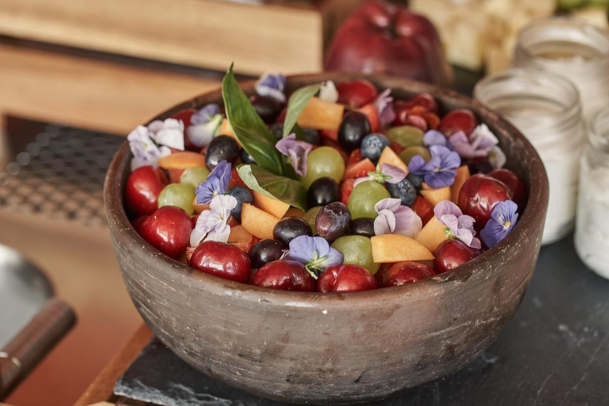 Hotel The Newel Psychiko Atene Esterno foto Fruit salad